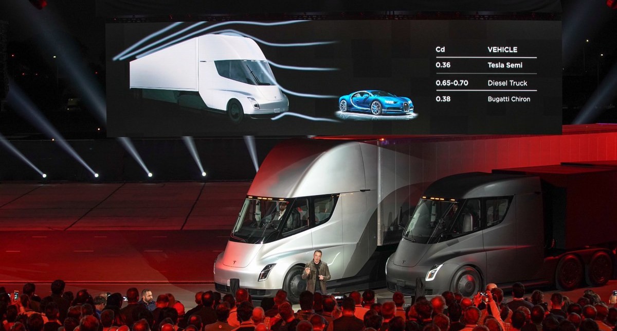 Tesla представила прототип своего беспилотного грузового электромобиля