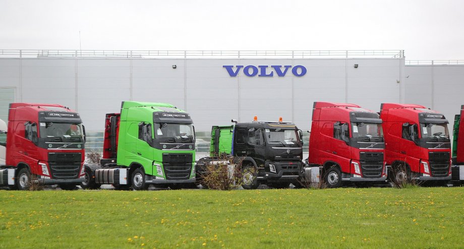 Начиная с июня с конвейера завода Volvo в Калуге ежедневно будет сходить по 24 машины (фото: Антон Забродский / правительство Калужской области)