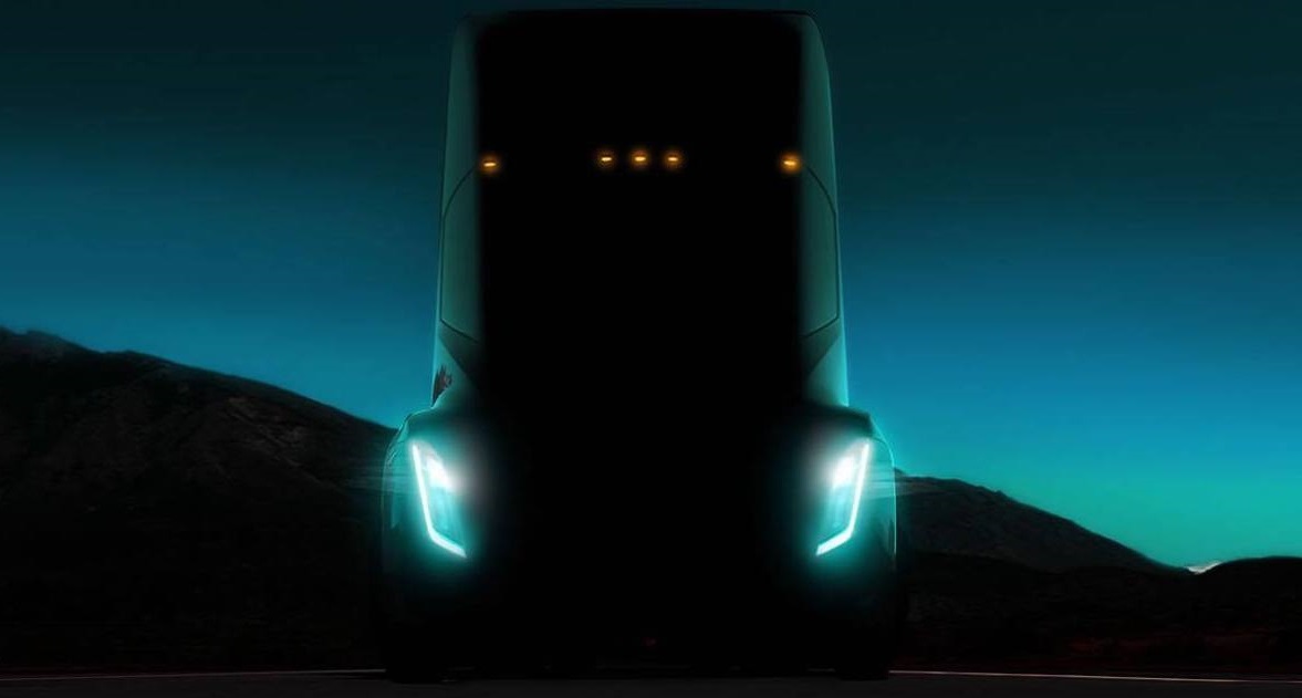 В Tesla вплотную подошли к созданию беспилотного грузового автомобиля
