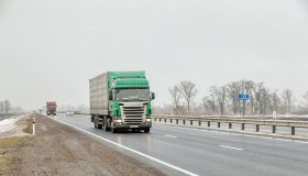 грузовик-фура Scania
