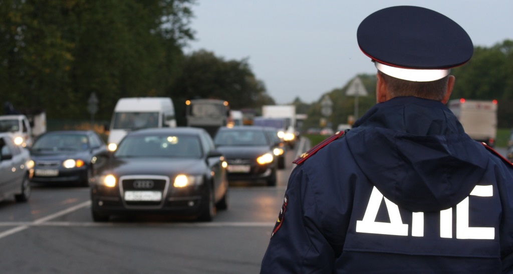 Инспекторы ГИБДД смогут останавливать автоводителей в любом месте
